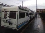 camper davanti alle scuole