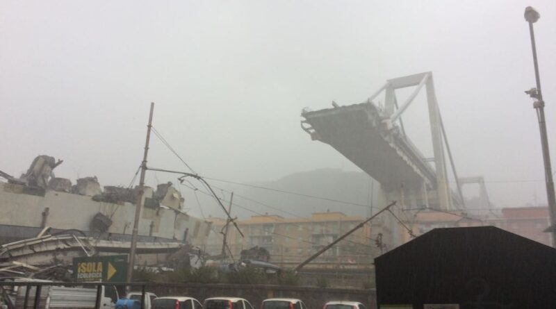 ponte morandi,Lombardia,Genova,elicottero. Genova. Ponte Morandi. Almeno 20 le vittime. Aiuti dalla Lombardia - 14/08/2018