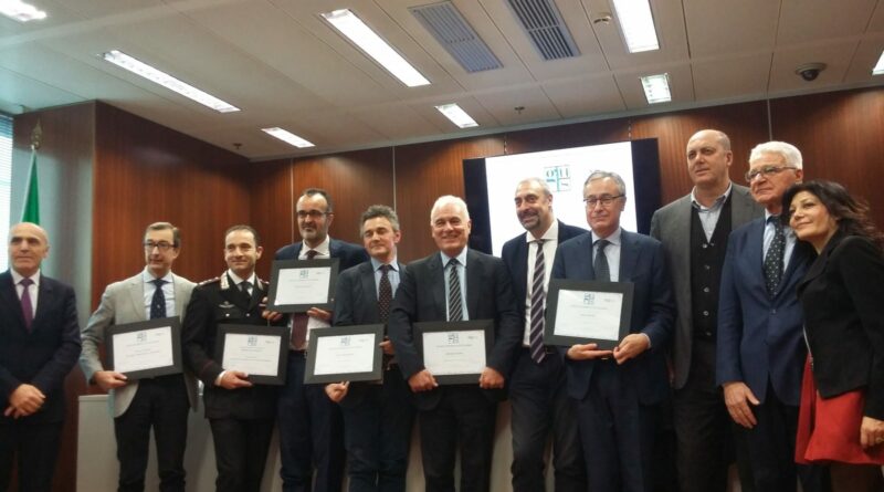 Spazio Regione Lombardia. Giornalismo. Il Gus premia gli uffici stampa eccellenti. Una menzione anche alla sala stampa del comando provinciale dei carabinieri - 20/01/2020