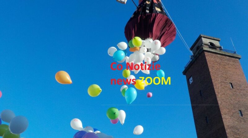 . La Befana si cala dalla torre in piazza Litta ad Ossona. - 05/01/2020