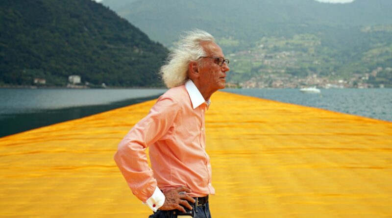 Christo,floating piers. Christo, l'artista delle Floating Piers, - 01/06/2020