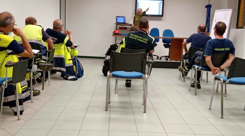 corso caposquadra protezione civile. Corso caposquadra protezione civile. Tutti promossi - 27/06/2020