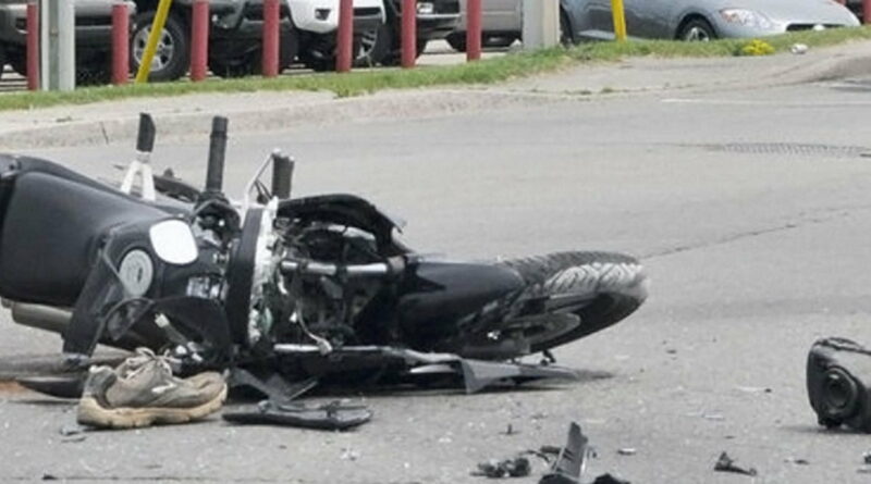 sbalzato dalla moto. foto di repertorio