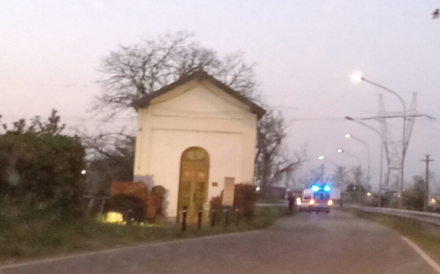 Incidente a Ossona. Contro il guard rail