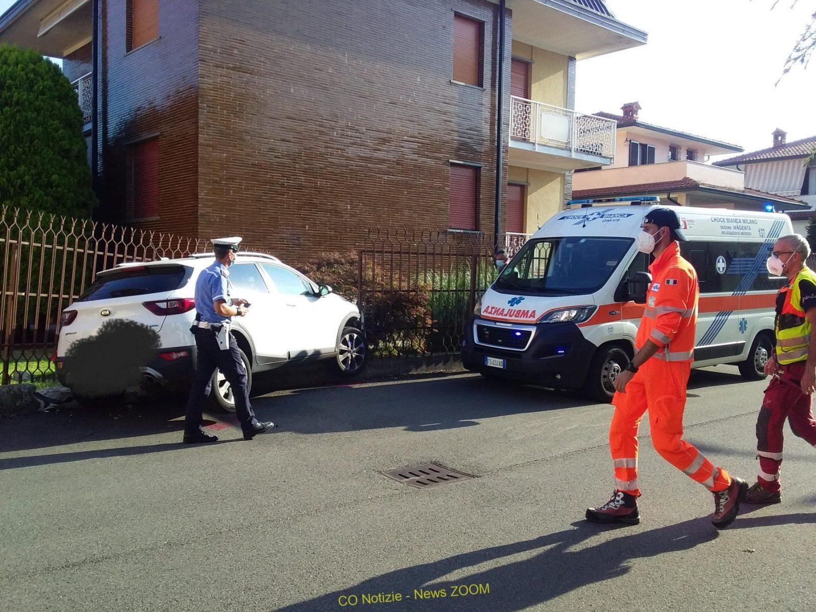 cancellata. Auto sfonda una cancellata. Elisoccorso a Corbetta - 30/07/2021