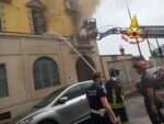 Incendio a Milano. 2 intossicati