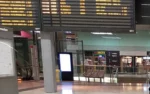 Stazione Porta Garibaldi. Tenta di buttarsi dalla balaustra. Lo salvano polfer e militari