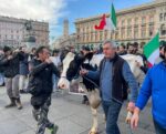 La mucca in piazza Duomo (video)