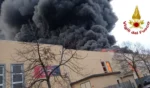 Incendio a Truccazzano. Chiudete le finestre (Video)