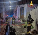 Incendio a Parabiago. I vigili del fuoco salvano 7 persone