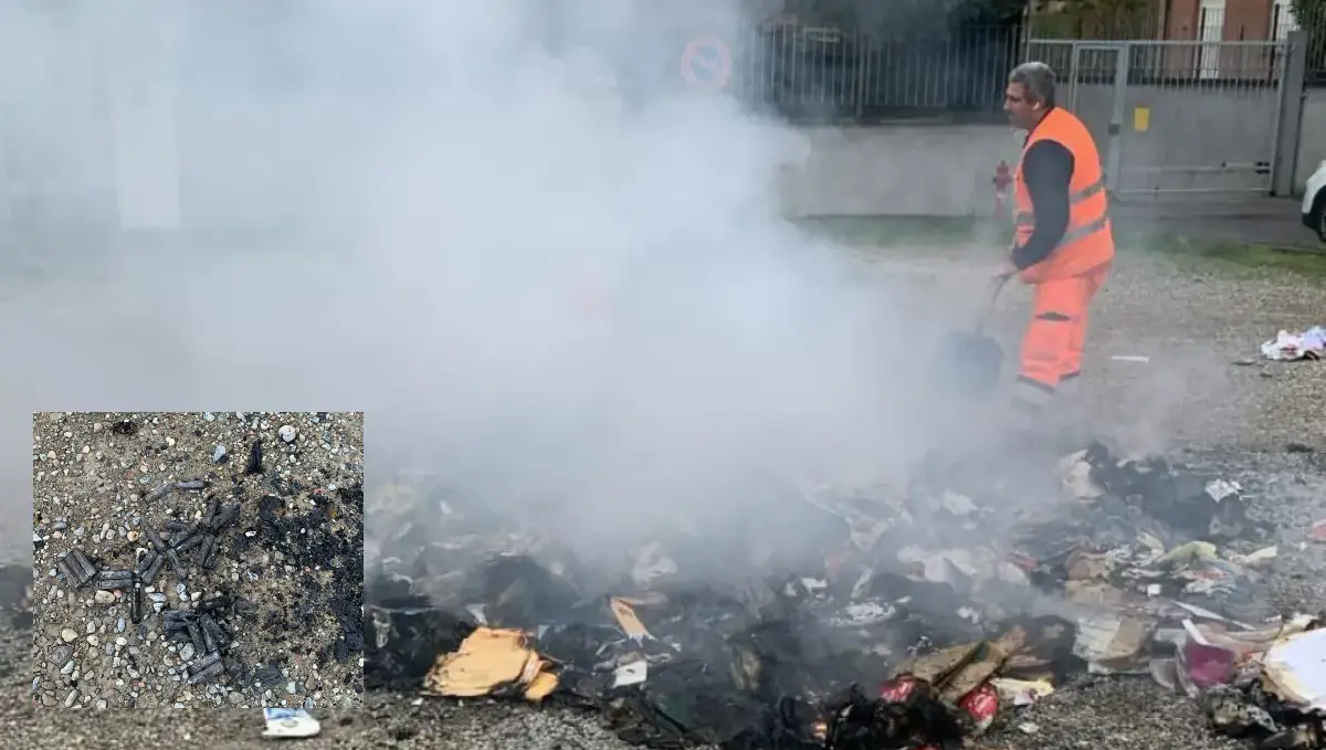 Pile nei rifiuti. Incendio ad Abbiategrasso