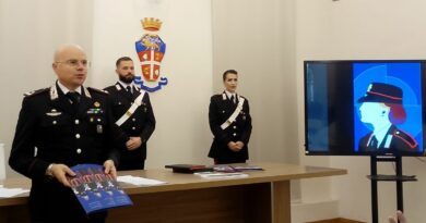 Sala stampa caserma Ugolini via Moscova Milano. presentazione calendario dei carabinieri 2025