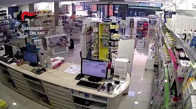 rapinatore seriale. Rapinatori seriali di farmacie ed emulatori. 3 rapine in 15 minuti - 11/05/2018