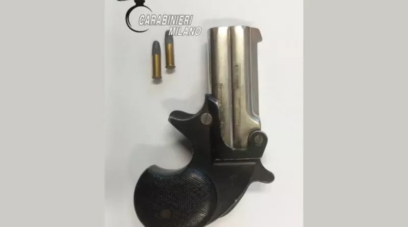 Arsenale,Armi. Arrestato 70enne con arsenale artigianale: pistola a salve trasformata e armi clandestine sequestrate a Nerviano" - 22/09/2023